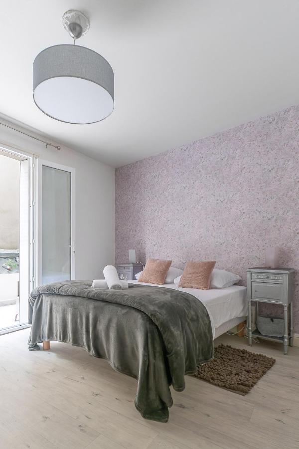 Le Dejoux - Appartement Avec Terrasse En Centre Ville 维琪 外观 照片