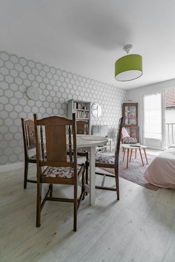 Le Dejoux - Appartement Avec Terrasse En Centre Ville 维琪 外观 照片