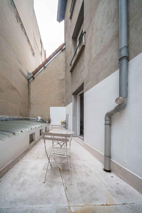 Le Dejoux - Appartement Avec Terrasse En Centre Ville 维琪 外观 照片
