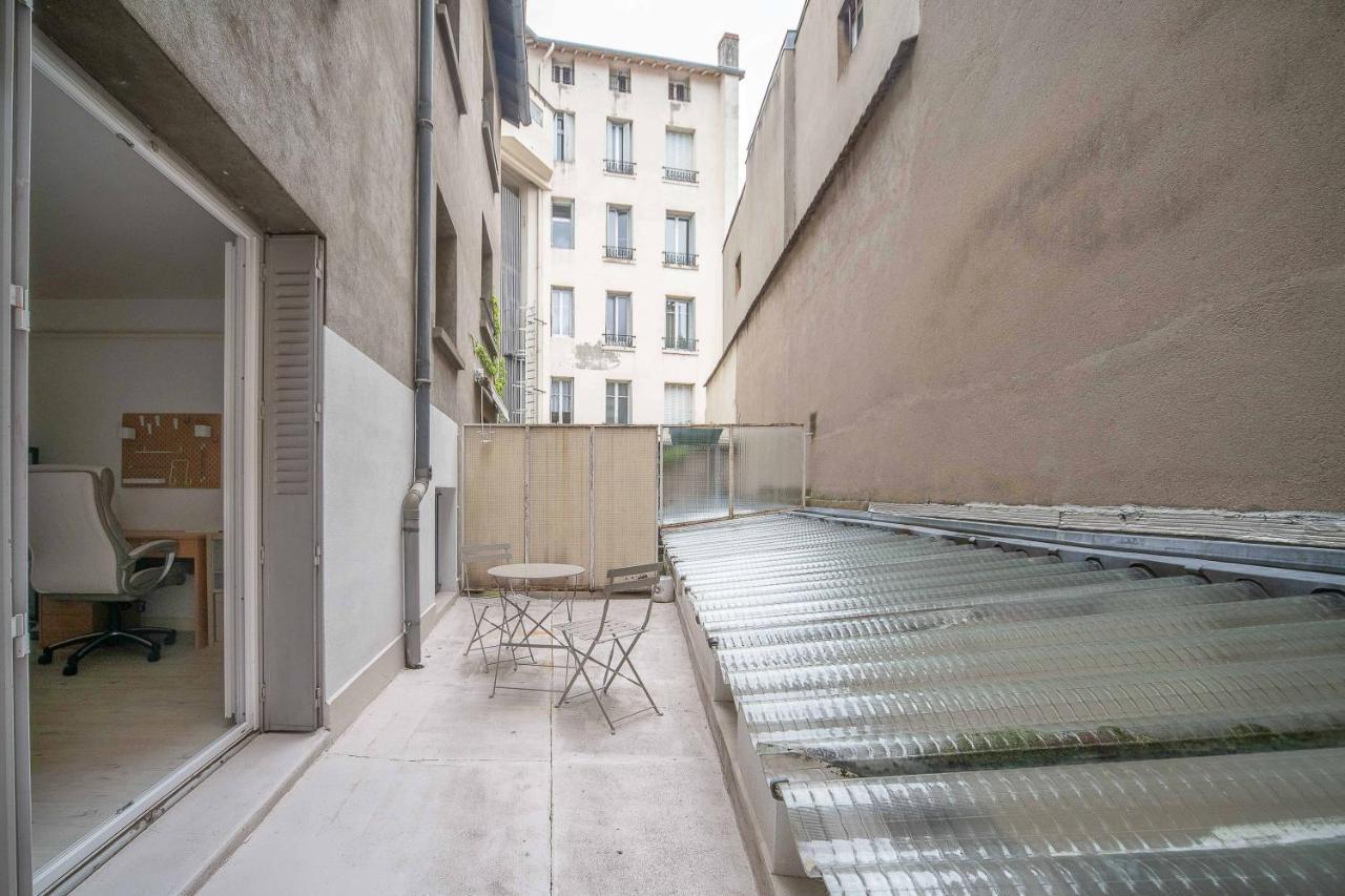 Le Dejoux - Appartement Avec Terrasse En Centre Ville 维琪 外观 照片