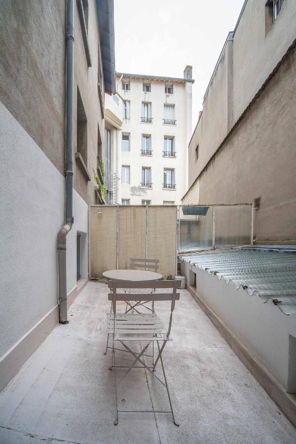 Le Dejoux - Appartement Avec Terrasse En Centre Ville 维琪 外观 照片