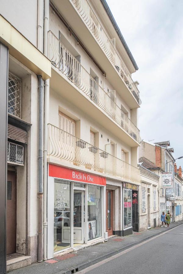 Le Dejoux - Appartement Avec Terrasse En Centre Ville 维琪 外观 照片